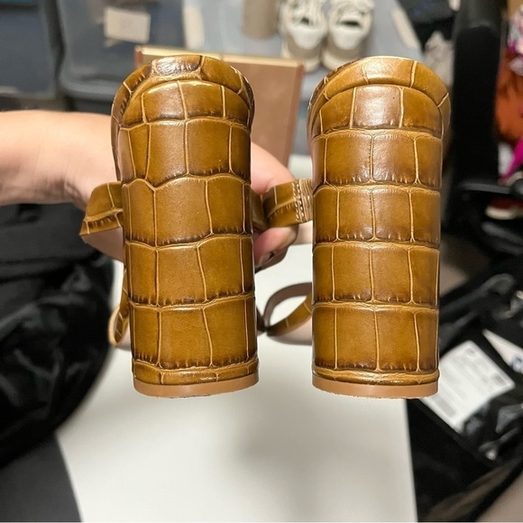 Schutz Brown Crocodile Alligator Block Heels Sandals Shoes Leather Size 6 - Picture 3 of 9